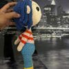 Coraline muñeca de estambre